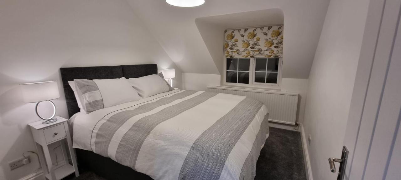 Modern And Spacious 2 Bedroom Apartment With Free Parking Llansantffraid Llansantffraid Glyn Ceiriog Exterior photo